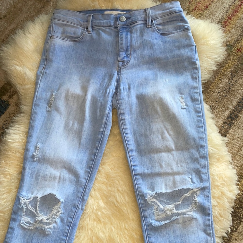 Distressed Jeans - Picture 3 of 6